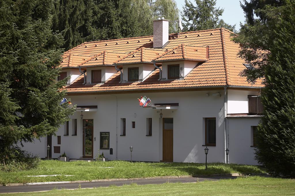 Pension Konopiste Benesov  Luaran gambar